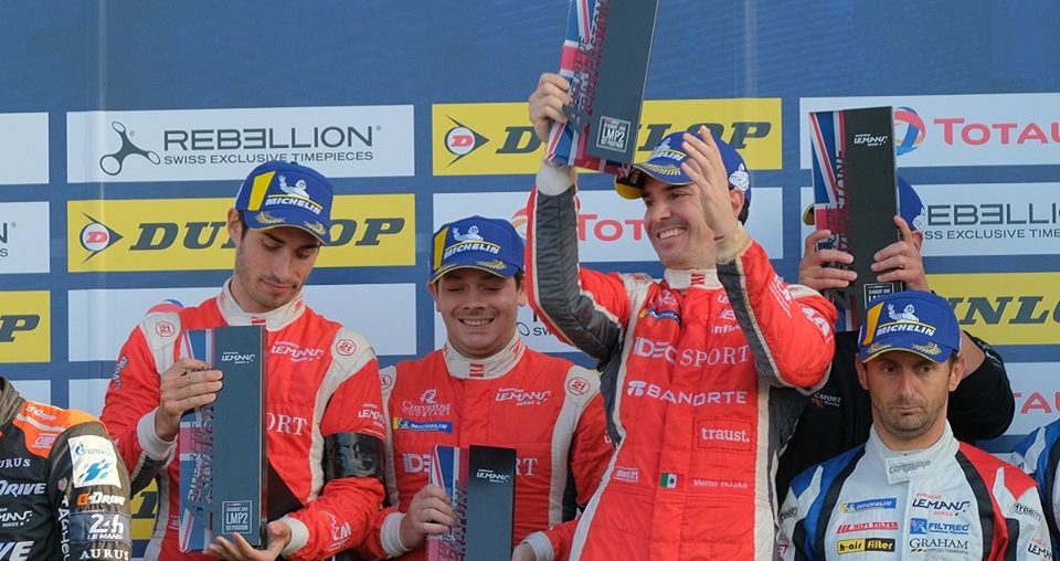 Triunfa Rojas en Silverstone y se mete a la lucha por el título